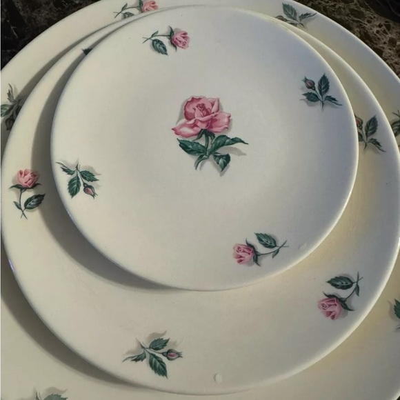 Floral Cream Dinnerware Set